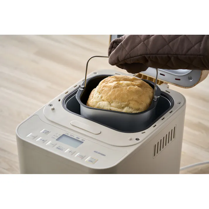 アイリスオーヤマ コンパクトホームベーカリー IBM-010-C サンドベージュ 調理家電 キッチン パン キッチン 4967576643771【別送品】