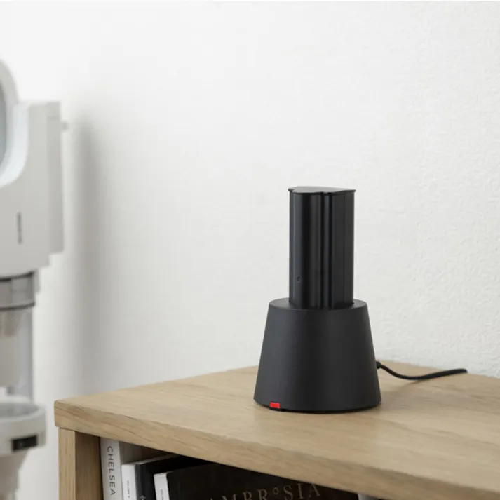 アイリスオーヤマ バッテリー急速充電器 KBC21625-B ブラック スティッククリーナー バッテリー 4967576646369【別送品】