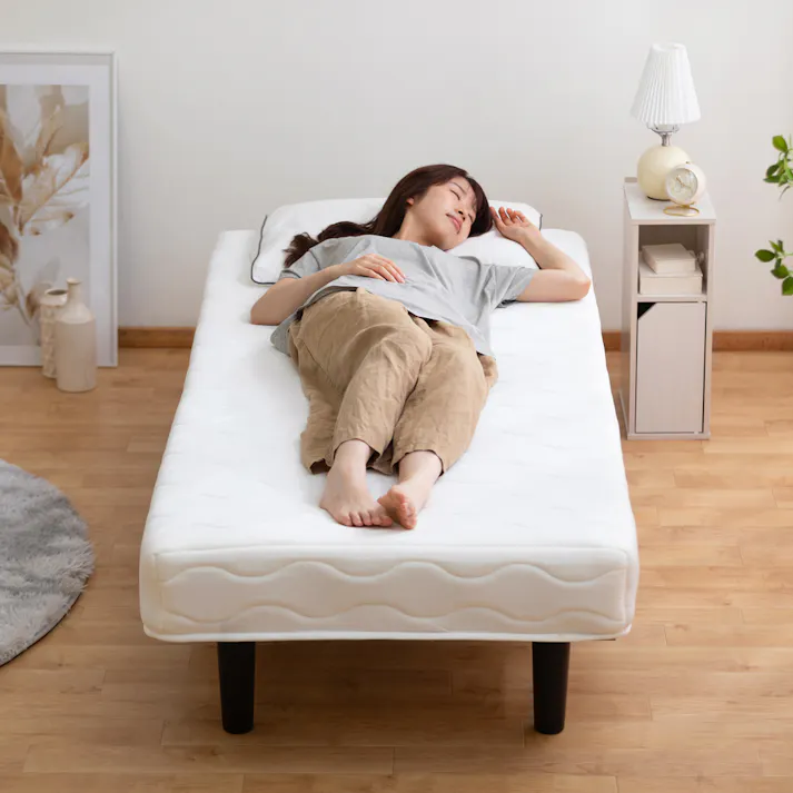 アイリスオーヤマ 脚付きボンネルコイルマットレスSS BAM-SS ホワイト 寝室 睡眠 ベッド ベッド 4967576646840【別送品】