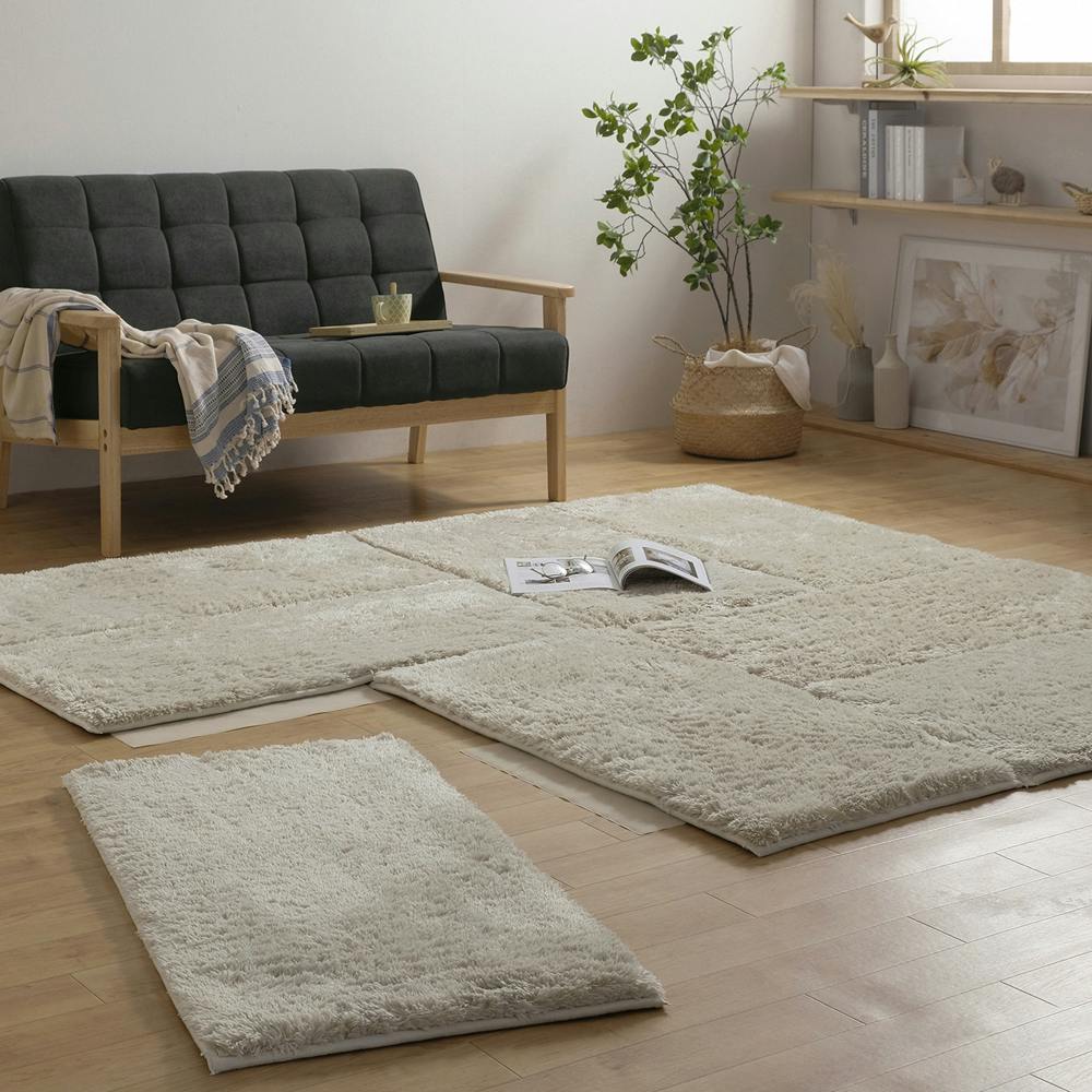 美品　アイリスオーヤマ　シャギージョイントラグ JTR-S5010 べージュ アイリスオーヤマ ジョイントラグ シャギー JTR-S5010 ベージュ マット