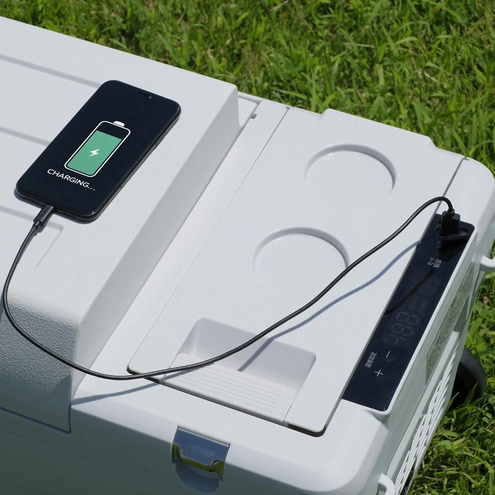 アイリスオーヤマ 充電式ポータブル冷温庫26L IPDW-B3A-W