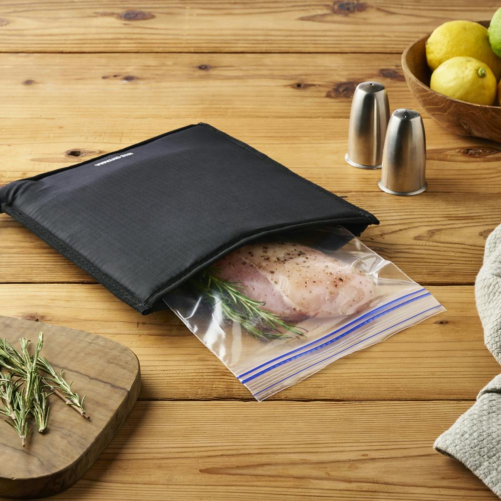 新品未開封　アイリスオーヤマ　ポケットシェフ　PLTC-M01-B 低温調理器 袋型低温調理器 PocketChef PLTC-M01-B ブラック