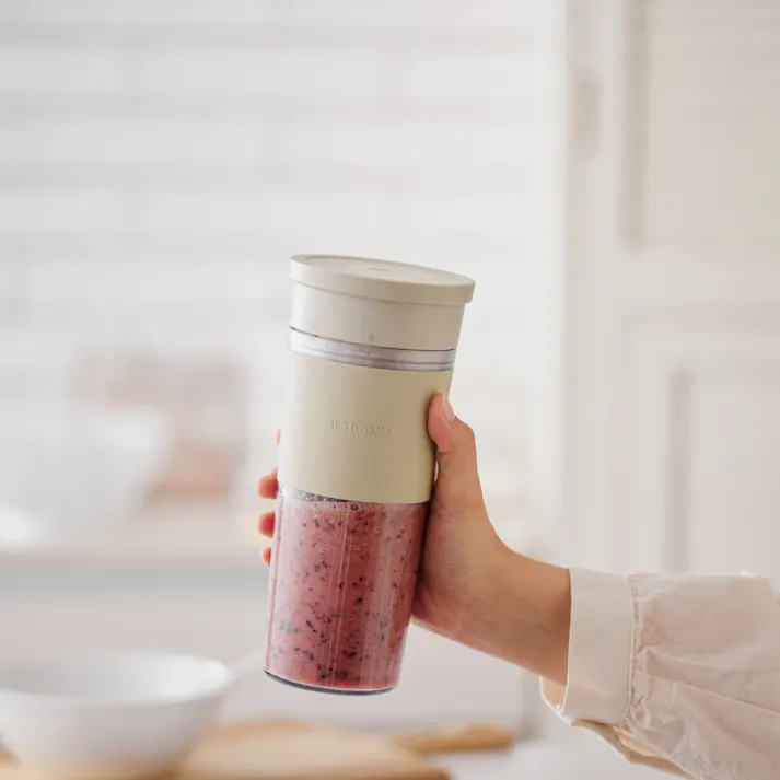 アイリスオーヤマ コードレスブレンダー IBB-C301-C モカ 調理家電 キッチン 回転刃物 4967576684170【別送品】