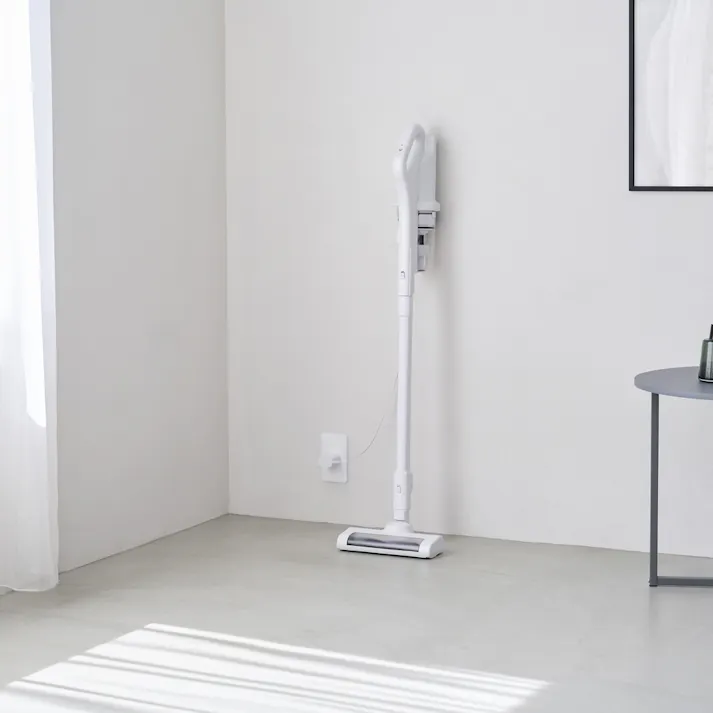 アイリスオーヤマ 充電式サイクロンスティッククリーナー SCD-185P-W ホワイト 掃除 手軽 掃除機 4967576701228【別送品】