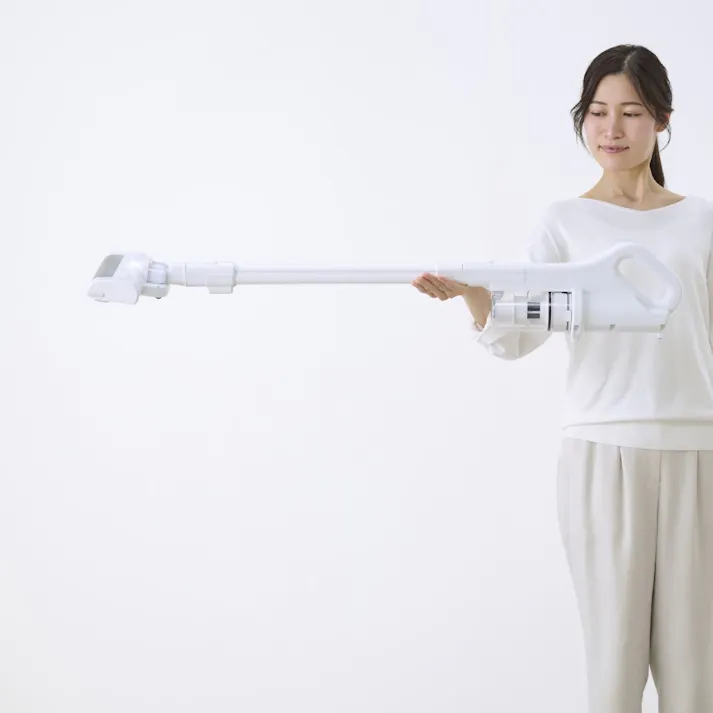 アイリスオーヤマ 充電式サイクロンスティッククリーナー SCD-185P-W ホワイト 掃除 手軽 掃除機 4967576701228【別送品】