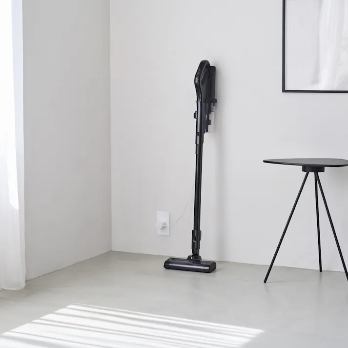 アイリスオーヤマ 充電式サイクロンスティッククリーナー SCD-185P-B ブラック 掃除 手軽 掃除機 4967576701235【別送品】