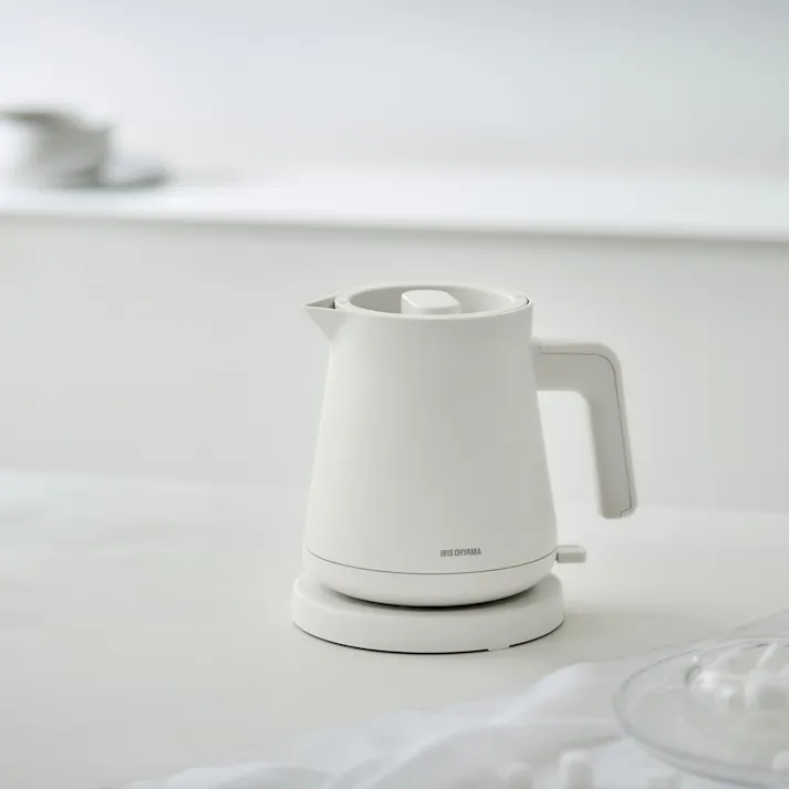 アイリスオーヤマ 電気ケトル IBKT-800-W オフホワイト 調理家電 キッチン ケトル 4967576704069【別送品】