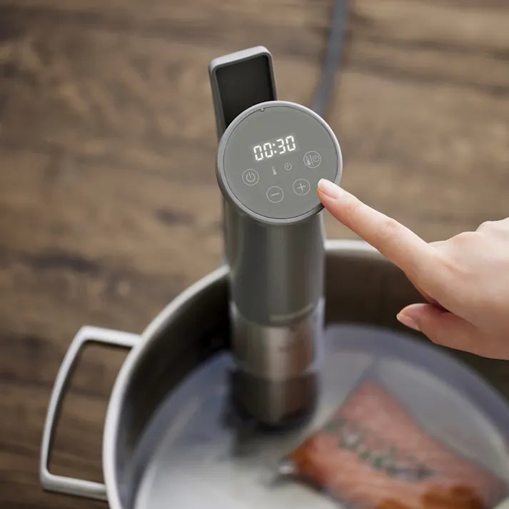 アイリスオーヤマ 低温調理器 LTC-04-H ウォームグレー 調理家電 キッチン 低温調理器 4967576709460【別送品】