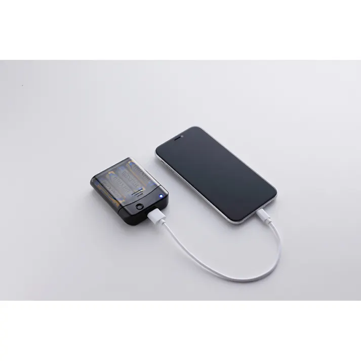 アイリスオーヤマ 防災用乾電池式携帯充電器 ブラック 7.8×6.3×2cm BC-K8【別送品】