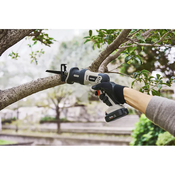 アイリスオーヤマ 充電式 レシプロソー 10.8V サンドベージュ JRS13TC 電動工具 切断 木材・軟鉄パイプ【別送品】