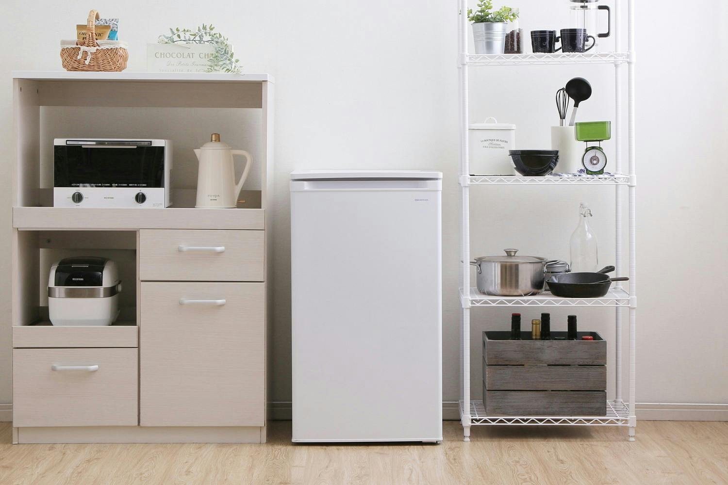 アイリスオーヤマ 前開き冷凍庫 60L ホワイト 冷凍食品 ノンフロン