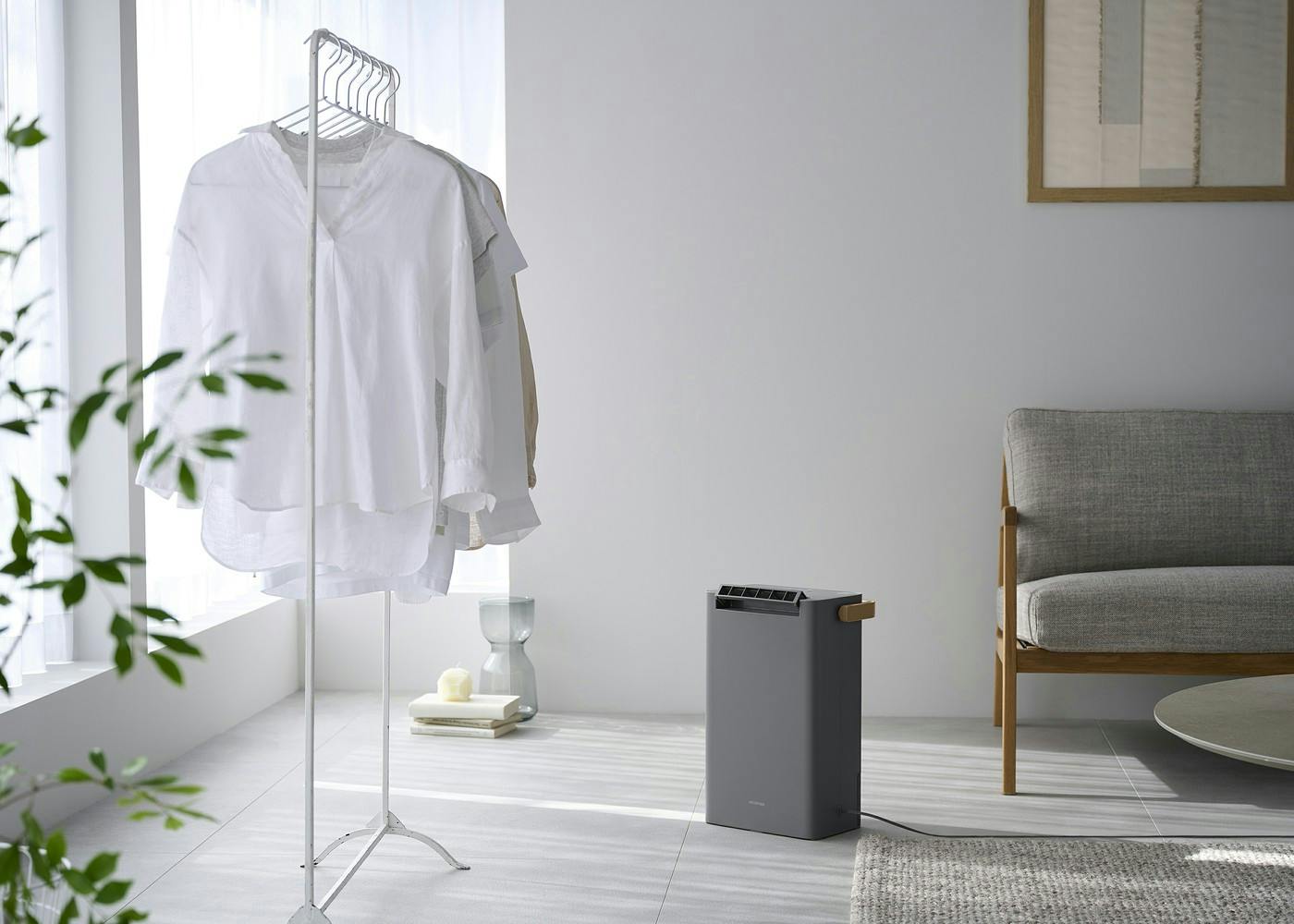 アイリスオーヤマ 衣類乾燥除湿機 2L デシカント式 グレー 部屋