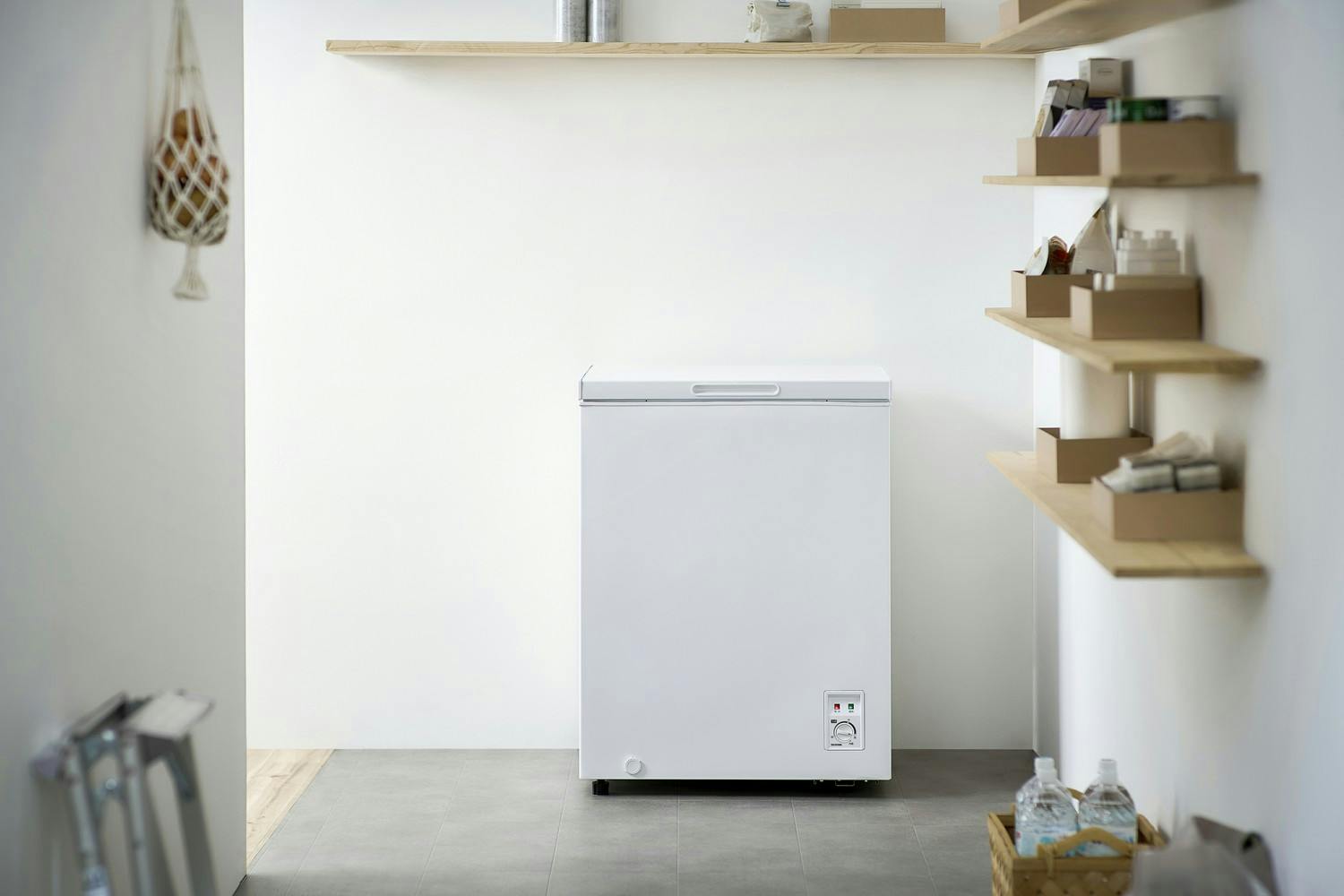 アイリスオーヤマ 上開き式冷凍庫 142L ホワイト 大容量 冷凍食品