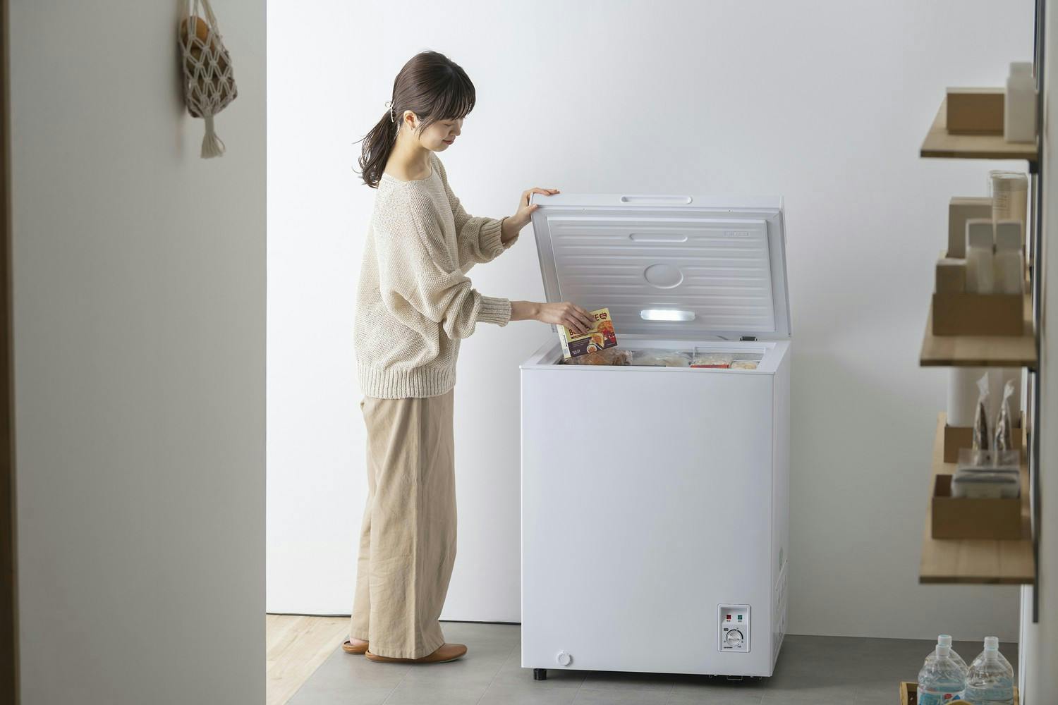 アイリスオーヤマ 上開き式冷凍庫 142L ホワイト 大容量 冷凍