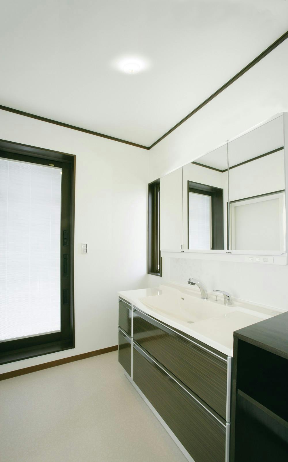 アイリスオーヤマ 小型シーリングライト 高効率 1200lm 昼光色 人感センサー付 脱衣所 クローゼット 省エネ SCL12D-MS-H【別送品】