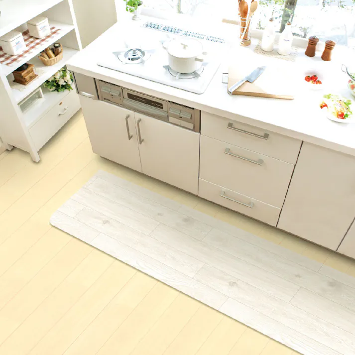 富双合成 リモデルキッチン 微粘着付きキッチンマット 約60cm×180cm ホワイト(オーク) 汚れ 油跳ね キッチン RF548-K18 4961720024119【別送品】