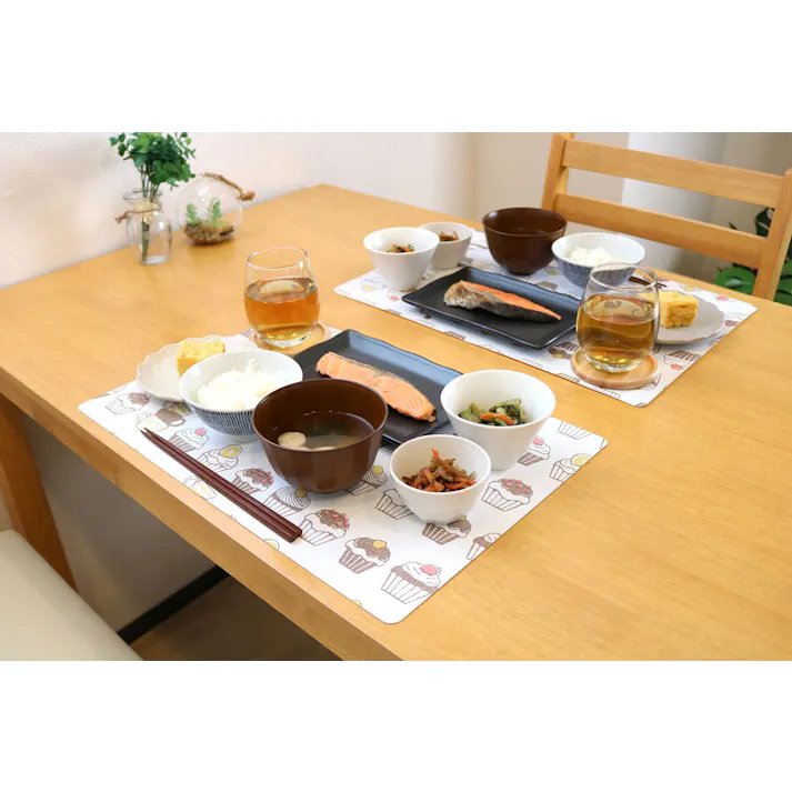 明和グラビア(株) 抗ウイルス ランチョンマット 29×44cm イエロー VPM-ケーキ 4977932260115【別送品】