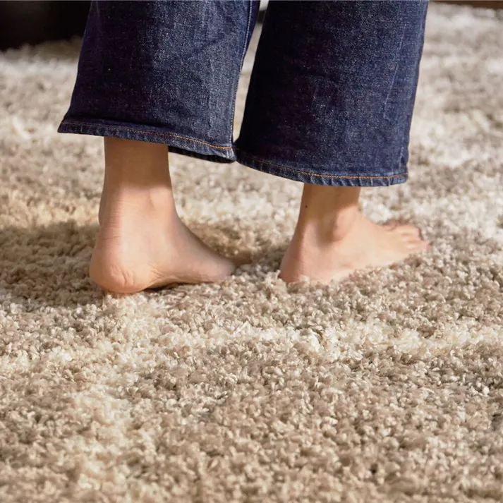 萩原 HAGIHARA エジプト製 ベニワレン柄のウィルトン織シャギーラグ ラリス200×250ベージュ 240640202 4955872932620【別送品】