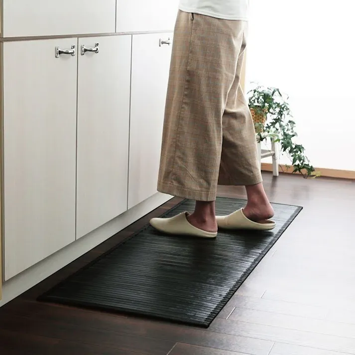 ユニバース 竹 敷物 マット 無地 糸なしタイプ 自然素材 丈夫 ひんやり ダークブラウン 約50×150cm【別送品】