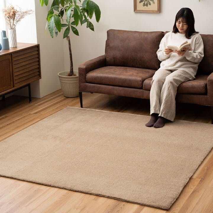 野生動物？ラグ 約170cm x 120cm ベージュとブラウン 野生動物？ラグ 約170cm x 120cm ベージュとブラウン 動物のテーマラグ