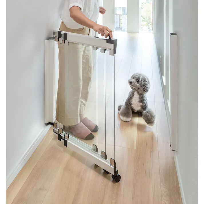 ドギーフェンス 3枚仕様 ホワイト 強化ガラス ペットフェンス 4989247560026【別送品】