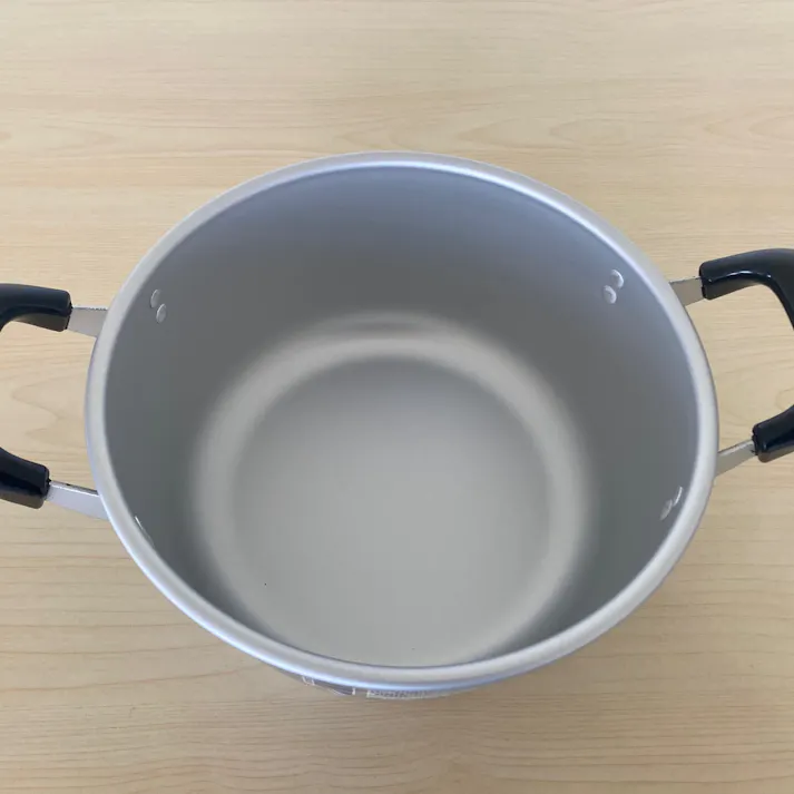 シルバーメリータス 両手鍋 24cm ガス火専用 アルミ アルマイト加工 なべ 鍋 両手鍋 お手軽 キッチン用品 調理器具 新生活 新成人 一人暮らし ひとり暮らし 4560255091087【別送品】