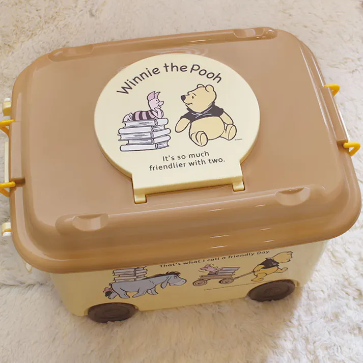 錦化成 おもちゃ箱 キャスター付 くまのプーさん日本製 ボックス ケース 収納 玩具 幼児 ベビー キッズ 子ども おもちゃ箱 かわいい おしゃれ フタ付 キャスター付 4904121312669【別送品】
