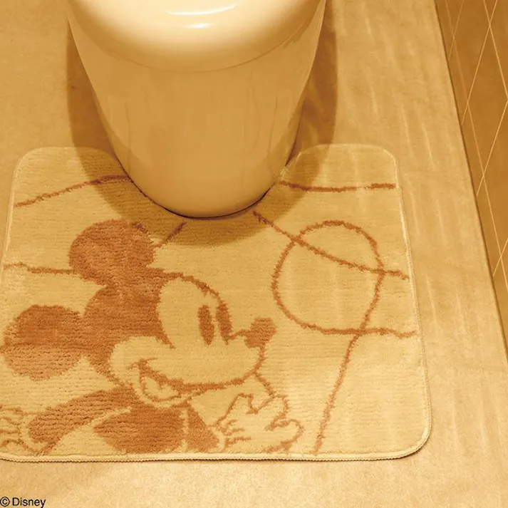 水野 トイレマット 60×55cm ミッキーマウス トイレ マット タフティングマット 丸洗い 滑りにくい 滑り止め トイレタリー 洗濯機可 洗える キャラクター おしゃれ かわいい ふわふわ 4992272895537【別送品】