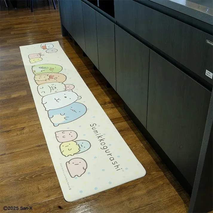 水野 PVCキッチンマット 45×180cm すみっコぐらし キッチン マット 撥水 はっ水 拭ける すべりにくい 洗濯不要 5mm厚 キャラクター PVCマット インテリア お手入れ簡単 おしゃれ かわいい 4992272927283【別送品】