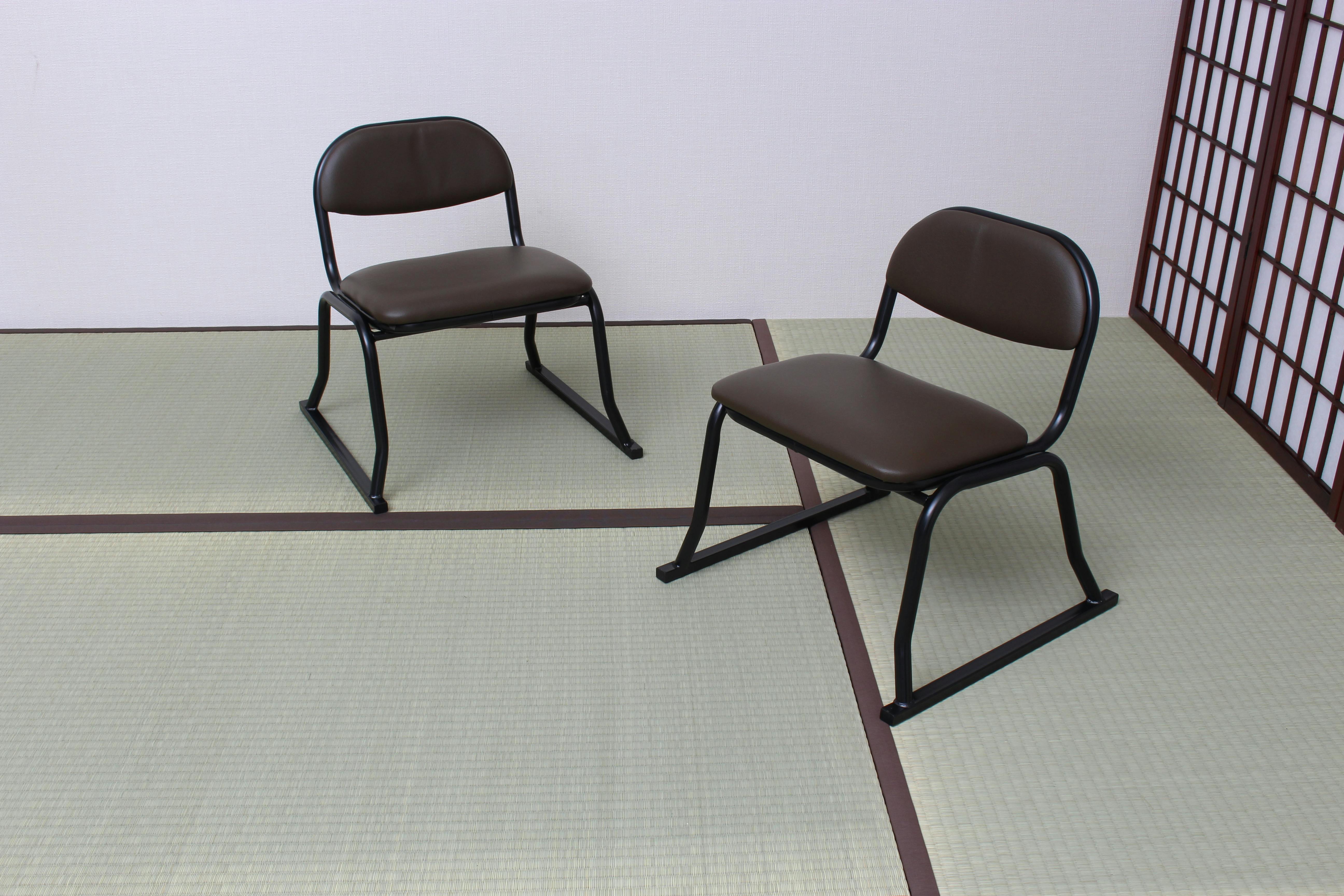 どんさん　椅子④ タック Vita 背付き和座敷チェア ブラウン TAN-833 畳の上で